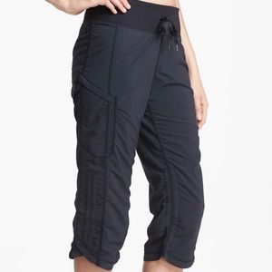 Zella Move it Capris